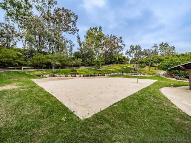 17116 Paseo Hermosa, Rancho Santa Fe CA: https://media.crmls.org/mediaz/5a384d7a-e1aa-41b7-ab89-7b93aa7ce551.jpg