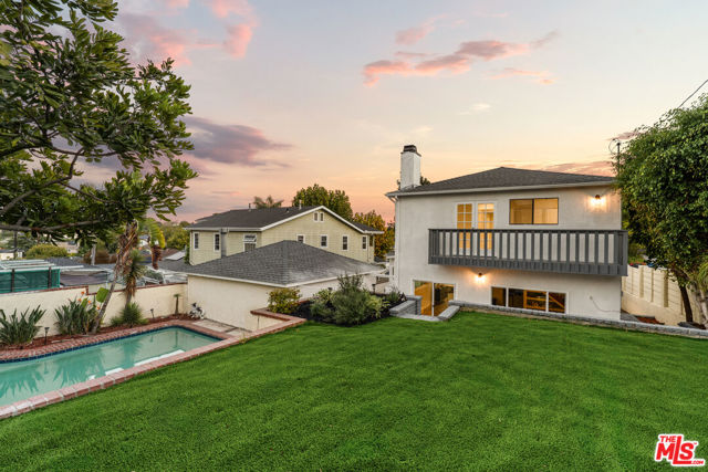 6027 W 76th Street, Los Angeles CA: https://media.crmls.org/mediaz/5a386430-0092-45a2-bc79-e731b019c9c7.jpg