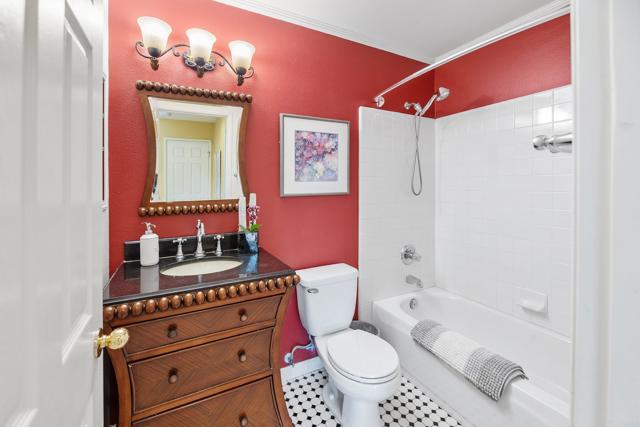 Detail Gallery Image 20 of 47 For 5073 Sea Mist Ct., San Diego,  CA 92121 - 5 Beds | 3 Baths