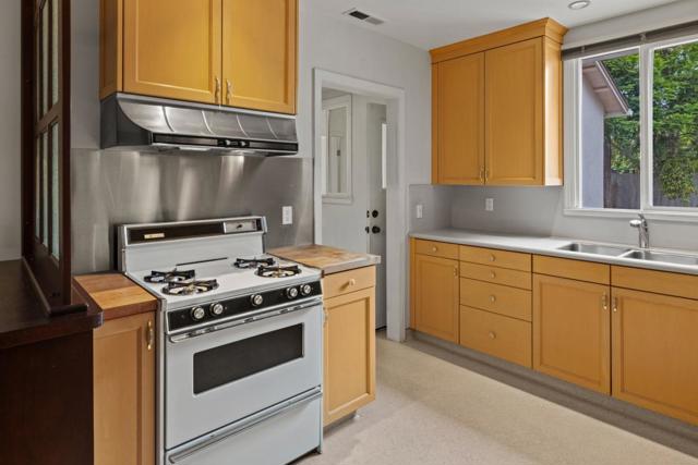 242 Littleness Avenue, Monterey CA: https://media.crmls.org/mediaz/5a391550-db9c-47a7-aa1d-05e615e18f91.jpg