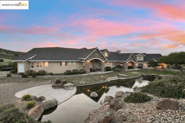 9050 Deer Valley Rd, Brentwood CA: https://media.crmls.org/mediaz/5a396794-b666-43aa-bf26-f0f6817f6486.jpg