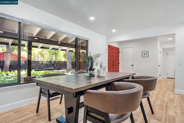 1821 S Main St, Walnut Creek CA: https://media.crmls.org/mediaz/5a399527-a004-49fc-9226-b29f6a795949.jpg