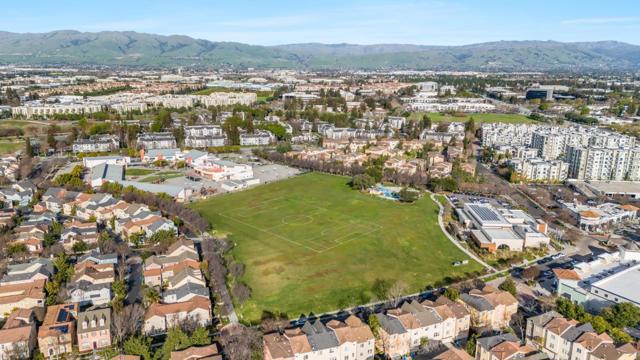 952 Cole Place, Santa Clara CA: https://media.crmls.org/mediaz/5a39e507-db21-4bf3-a74a-8d9faf508c0e.jpg