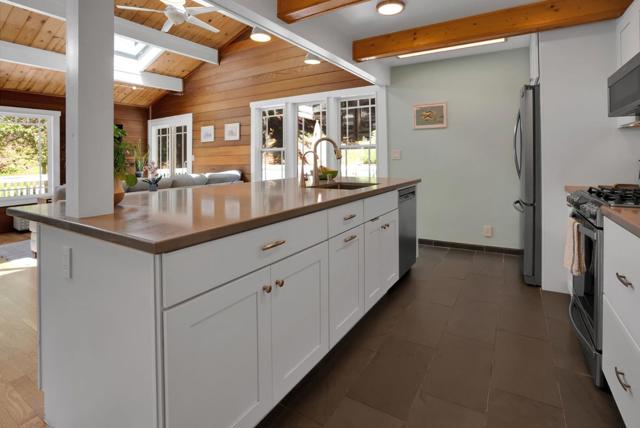 14566 Old Japanese Road, Los Gatos CA: https://media.crmls.org/mediaz/5a3a79cd-e555-4804-9464-4c86735d2afa.jpg