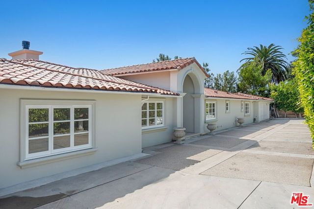 16910 West Sunset Boulevard photo 25