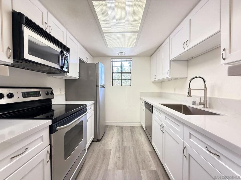 12027 Alta Carmel