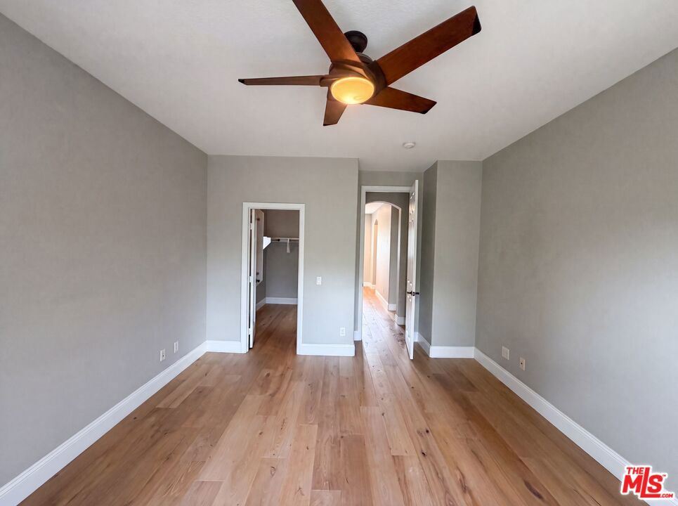 https://media.crmls.org/mediaz/5a3be146-476c-4fb1-8042-5a0fc0d862bc.jpg?preset=X-Large