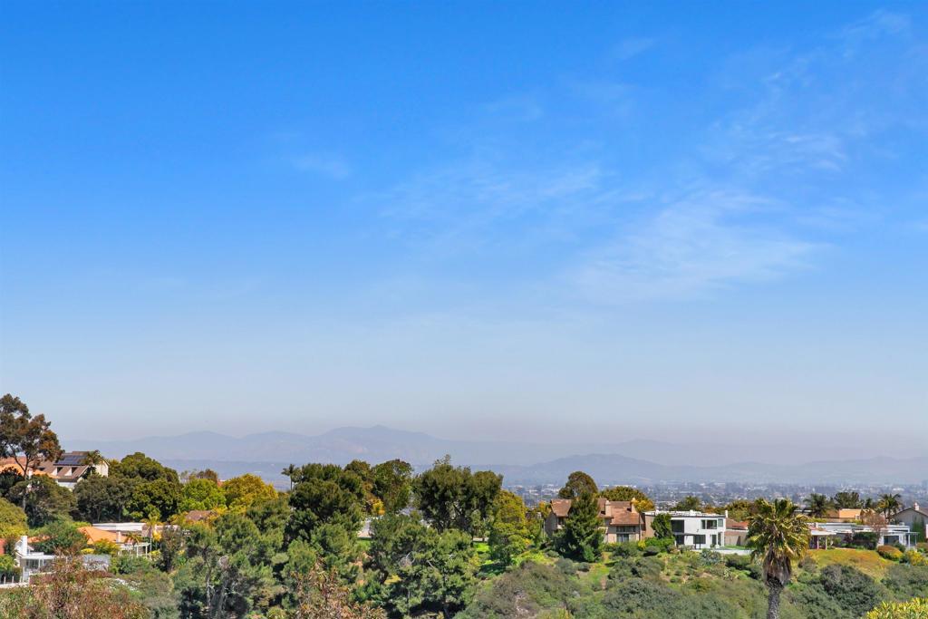 https://media.crmls.org/mediaz/5a3bfc2a-0684-4468-9326-2889d307b891.jpg?preset=X-Large