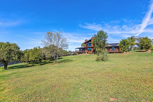 30830 Ranch Creek Rd, Valley Center CA: https://media.crmls.org/mediaz/5a3c2244-e8c0-4641-925a-2beeca542841.jpg