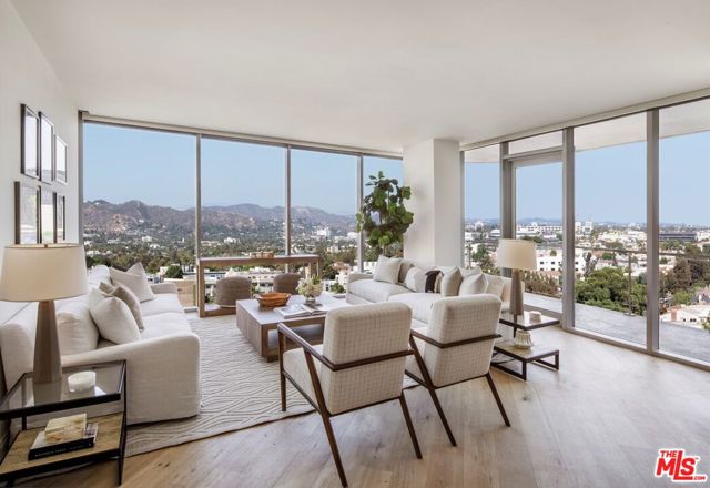 8500 Burton Way, Los Angeles CA: https://media.crmls.org/mediaz/5a3c2b2a-1e75-4a94-a8cc-fdf5c6e2d56c.jpg
