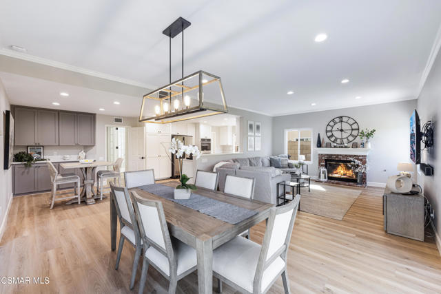 12147 Alder Grove Street, Moorpark CA: https://media.crmls.org/mediaz/5a3c65d7-3564-4c33-9baa-59e315ca45fc.jpg