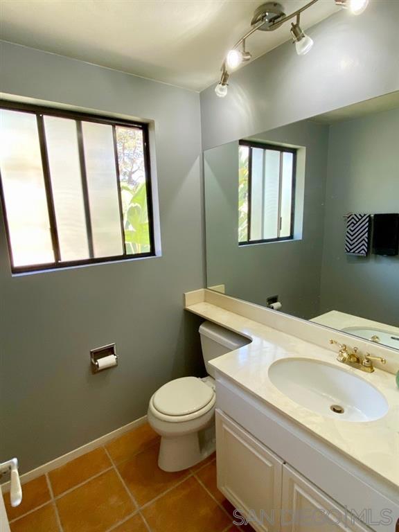 1905 Alga Rd, Carlsbad CA: https://media.crmls.org/mediaz/5a3c6729-740a-4b07-8c6a-31b0178ad2cb.jpg