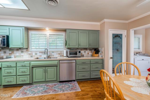 Detail Gallery Image 10 of 41 For 416 Bermuda St, Bakersfield,  CA 93309 - 3 Beds | 2 Baths