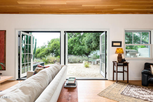 4155 Aralia Road, Altadena CA: https://media.crmls.org/mediaz/5a3d601d-bfed-4d8b-8225-ccd68e43c398.jpg