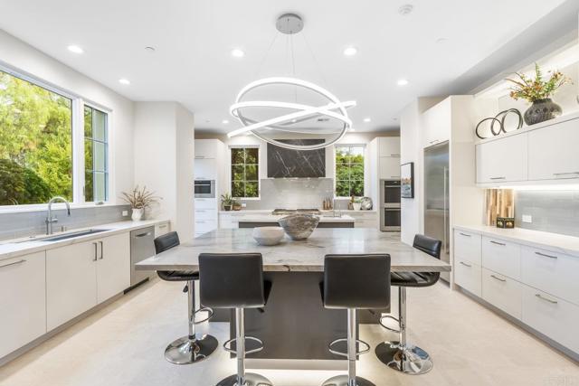 Detail Gallery Image 7 of 54 For 8318 the Landing Way, San Diego,  CA 92127 - 4 Beds | 4/2 Baths