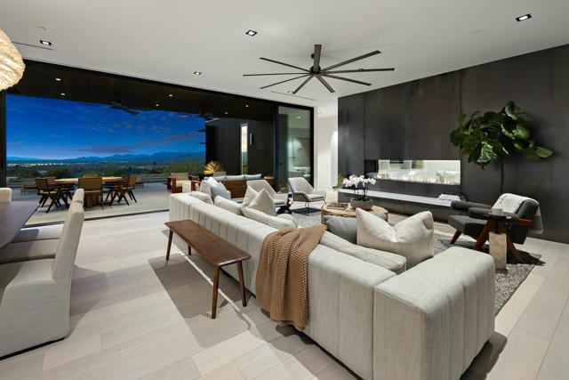 2085 Desert Flower Court, Palm Springs CA: https://media.crmls.org/mediaz/5a3de862-a704-408c-a80e-1949163ba0de.jpg