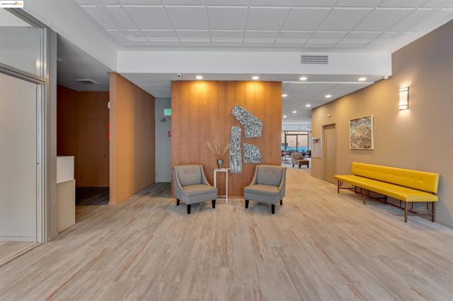 2550 Dana St, Berkeley CA: https://media.crmls.org/mediaz/5a3e901c-c8c1-42be-85d9-603b887e67d9.jpg