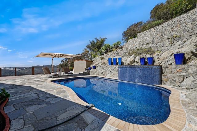 3698 Camino De Las Lomas, Vista CA: https://media.crmls.org/mediaz/5a3e9c46-ee09-45c4-806a-858d29011970.jpg