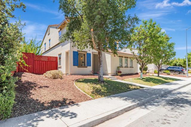 17425 Shelton Way, Morgan Hill CA: https://media.crmls.org/mediaz/5a3ea6c1-b5c6-4d35-91b4-2a0000b447b4.jpg