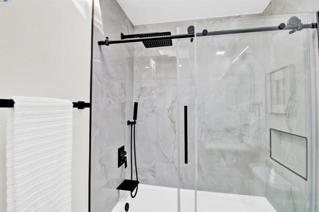 4166 Peregrine Way, Pleasanton CA: https://media.crmls.org/mediaz/5a3ee86e-efea-4fa2-bbe7-fd4e2d8c9474.jpg