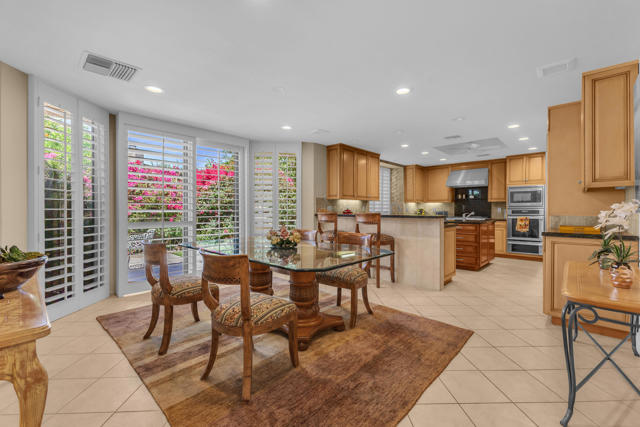 5 Stanford Drive, Rancho Mirage CA: https://media.crmls.org/mediaz/5a3f65db-a9f9-4499-8e35-0feaf1d845fd.jpg