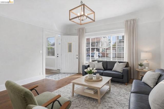 3114 california, Berkeley CA: https://media.crmls.org/mediaz/5a3f9a09-a187-4f93-9af9-d335ab71e471.jpg