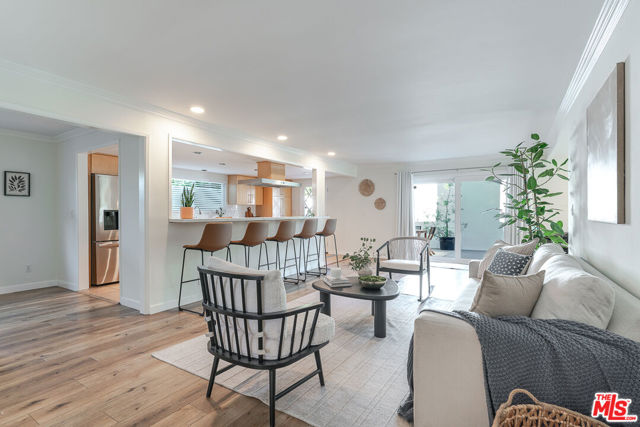 5056 Greenbush Avenue, Sherman Oaks CA: https://media.crmls.org/mediaz/5a3fbe3e-c07d-4cbf-9b78-57b2b6265650.jpg