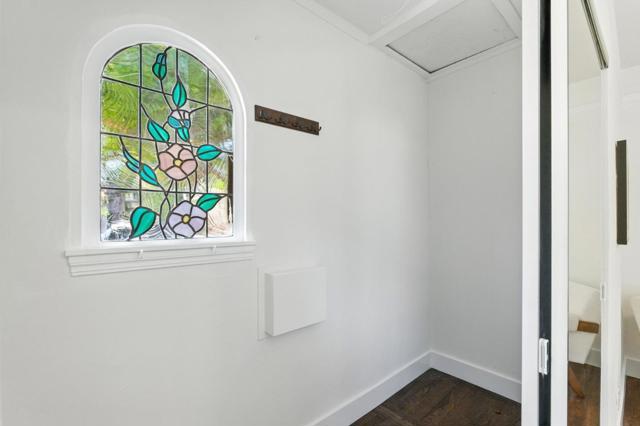 1165 Clinton Street, Redwood City CA: https://media.crmls.org/mediaz/5a4023ac-dad3-48b8-a2e5-eb998857c71f.jpg