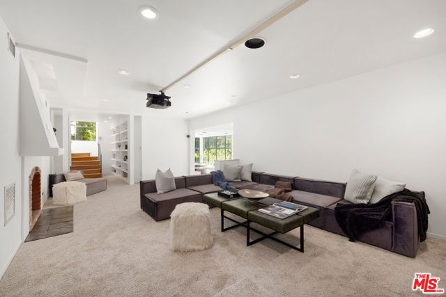 2477 Canyon Oak Drive, Los Angeles CA: https://media.crmls.org/mediaz/5a40293b-ce9d-44a2-9890-b0dd5f0b4156.jpg