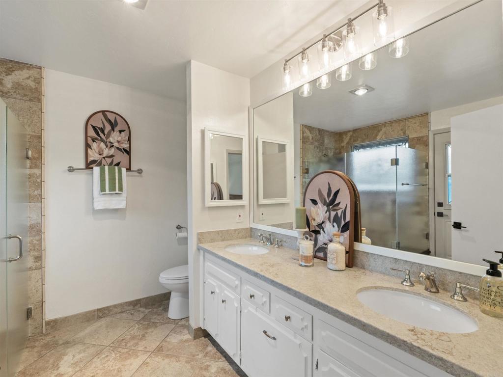 13737 Temple Street - photo 19