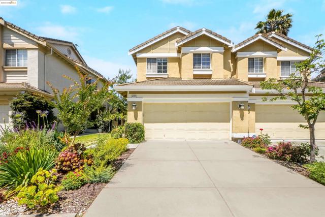 44765 Lynx Dr, Fremont CA: https://media.crmls.org/mediaz/5a408dc1-ce4d-4b40-8dea-d8403a95a8e7.jpg