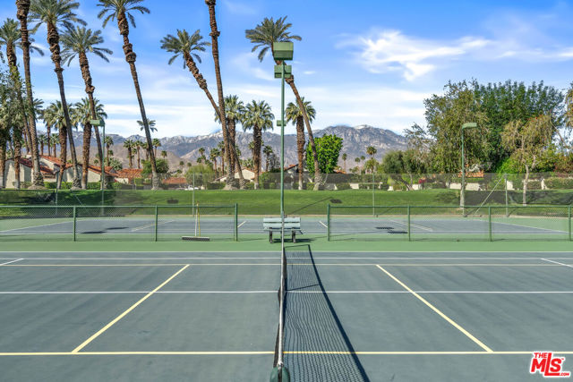 62 Calle Solano, Rancho Mirage CA: https://media.crmls.org/mediaz/5a413025-a048-41c9-8c44-154de09f4784.jpg