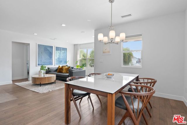 8107 Yorktown Avenue, Los Angeles CA: https://media.crmls.org/mediaz/5a415a5b-feb8-4077-bab5-f0b981ab554c.jpg