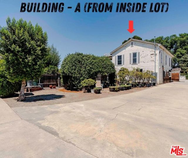 5706 Pioneer Boulevard, Whittier CA: https://media.crmls.org/mediaz/5a4189e4-b1ee-4116-8d58-3712775dd827.jpg