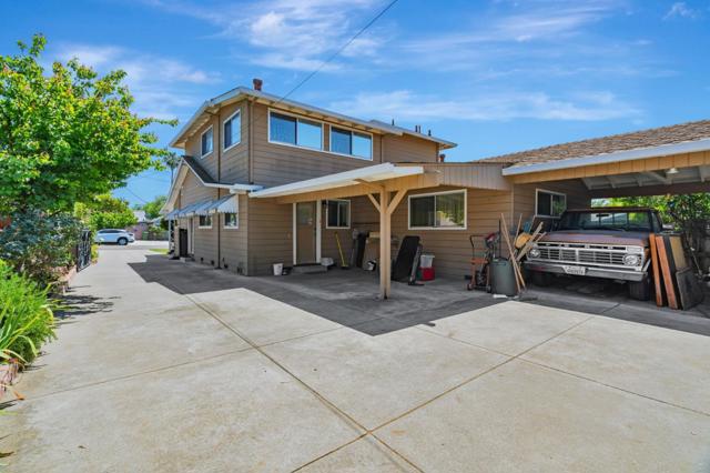 93 Alexander Court, San Jose CA: https://media.crmls.org/mediaz/5a41de99-ffb6-493e-a3f4-a753e5d1804f.jpg