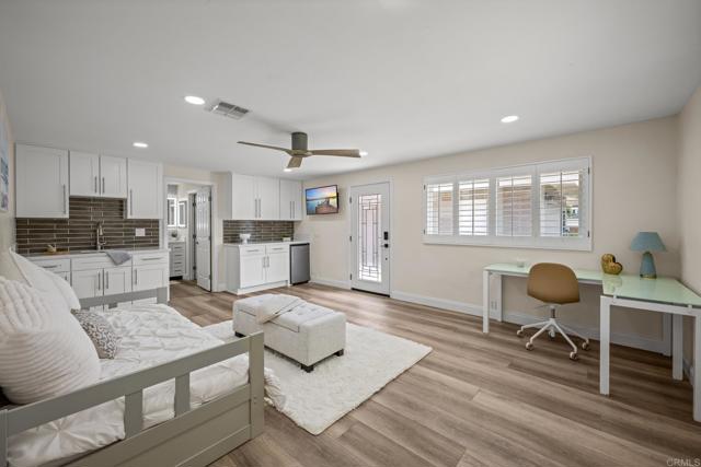 Detail Gallery Image 24 of 28 For 325 Santa Helena Dr, Solana Beach,  CA 92075 - 6 Beds | 4 Baths