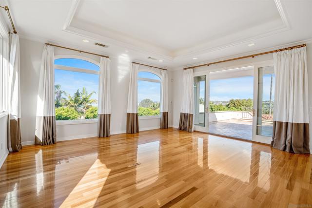 1865 Soledad Ave, La Jolla CA: https://media.crmls.org/mediaz/5a43a146-84e3-43d8-a441-60c8dbb3a6ef.jpg