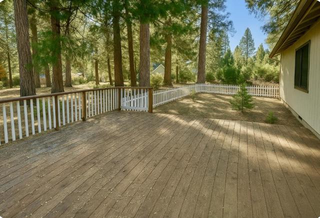 3209 Woodlake Drive, Lake Almanor CA: https://media.crmls.org/mediaz/5a43b18e-5d51-47e4-a473-67ff81beb923.jpg