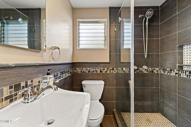 259 Acacia Street, Altadena CA: https://media.crmls.org/mediaz/5a442dd1-b990-4908-97df-de62104ac944.jpg