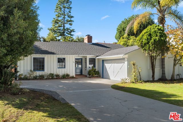 440 24th Street, Santa Monica CA: https://media.crmls.org/mediaz/5a44e0d9-e0bc-4ab4-8230-1f22fa61c079.jpg