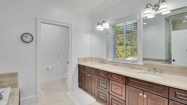 1929 Lyans Drive, La Canada Flintridge CA: https://media.crmls.org/mediaz/5a4551a7-9b21-4136-9d42-7863ff99cf1a.jpg
