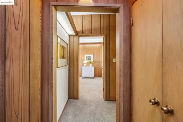 1 Garden Dr, Kensington CA: https://media.crmls.org/mediaz/5a455f19-789c-41ed-9a8f-9326387f0c5b.jpg
