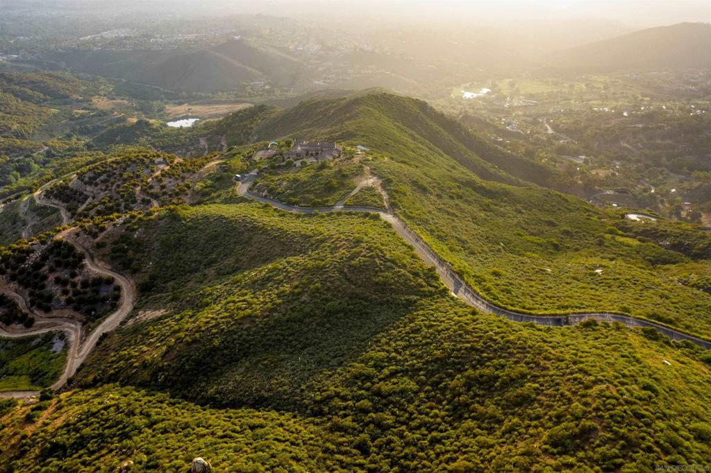 MLS #250030057SD image #10