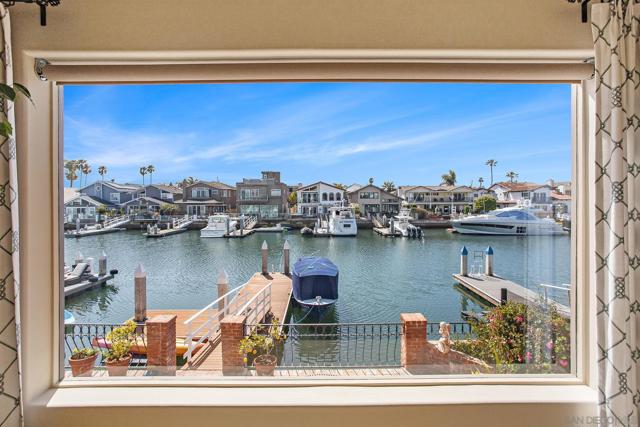 34 The Point, Coronado CA: https://media.crmls.org/mediaz/5a466f81-374b-4221-99ca-1d3a2944ab4e.jpg