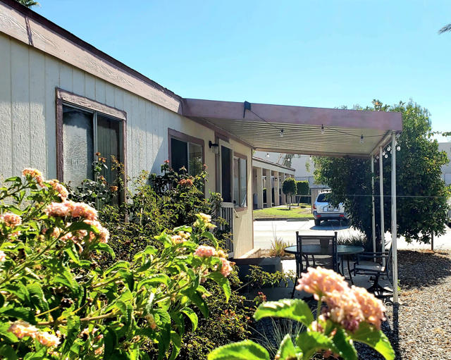 94 Armenia Drive, Cathedral City CA: https://media.crmls.org/mediaz/5a46e8a3-cc40-4222-936b-6c94ca5375bb.jpg