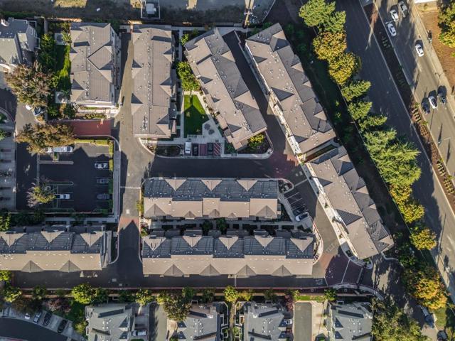 24548 Autumn Mist Way, Hayward CA: https://media.crmls.org/mediaz/5a47446d-1807-484e-9deb-f24de8853e66.jpg