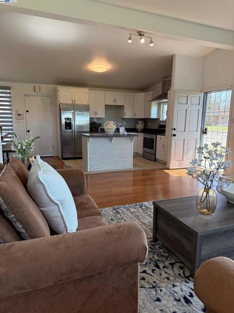 Image 7 of 16 For 4901 Eden Ct