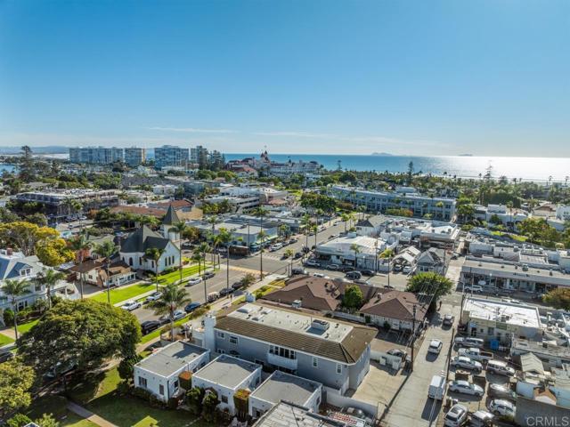 Detail Gallery Image 5 of 54 For 966 C Ave, Coronado,  CA 92118 - 2 Beds | 2 Baths