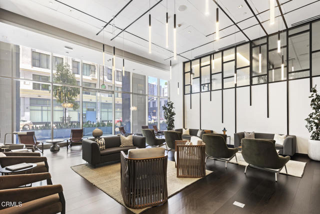 400 S Broadway, Los Angeles CA: https://media.crmls.org/mediaz/5a482b53-deb4-4dc9-88b7-96e6f728d37c.jpg