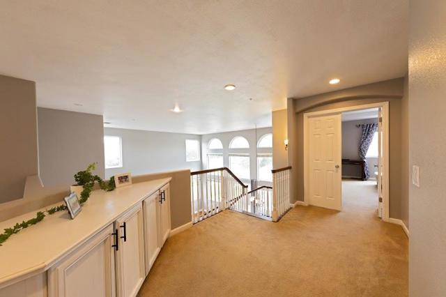 1018 Melville Street, Salinas CA: https://media.crmls.org/mediaz/5a483171-34fe-49bc-81aa-2d395bf28ae9.jpg